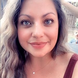 Meet your Posher, Alicia